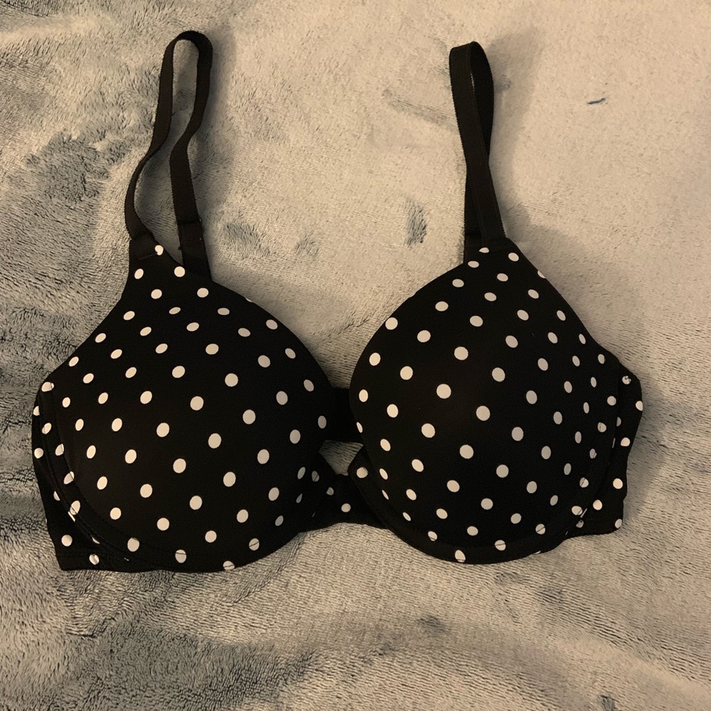 Polka dot Victoria’s Secret bra 34C